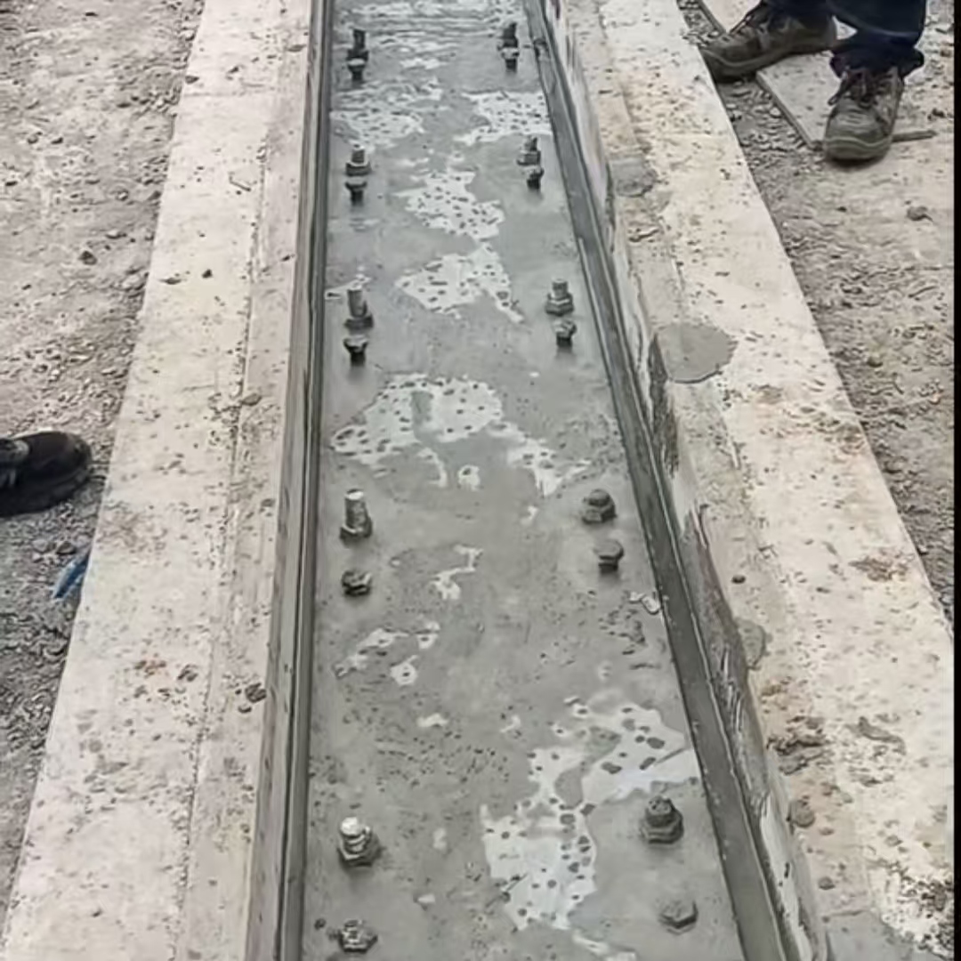 桃源港口码头起重机龙门吊重型机械设备稳固用早强快凝轨道胶泥